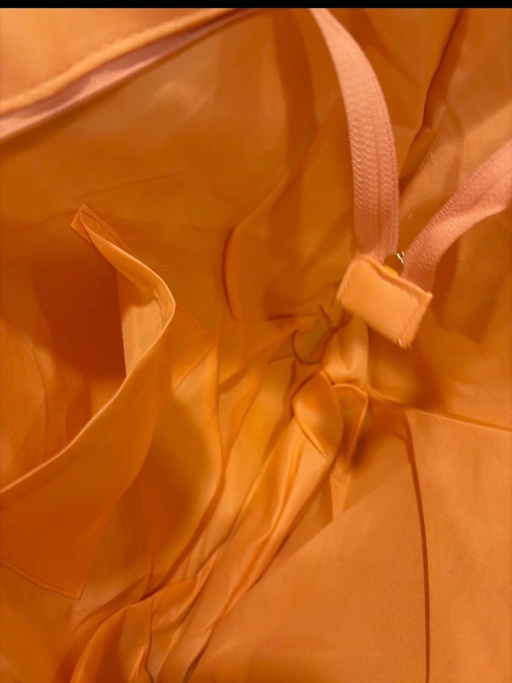 Marc Jacobs Daisy Straw Tote with Orange Lining - Picture 5 of 7